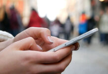 स्मार्टफोनबाट आँखा जोगाउन चाहनुहुन्छ ? अपनाउनुस् यी तरिका